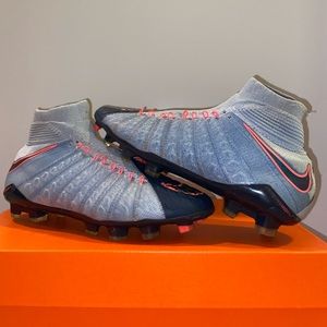 Mercurial Victory ACG Cleats Size 5.5 Youth Boys